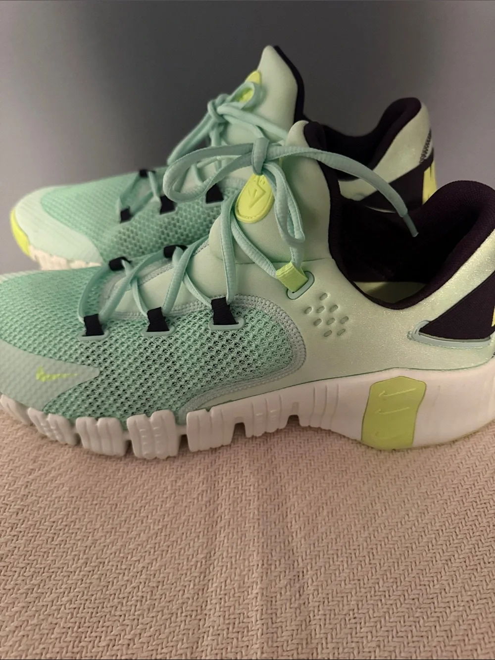 Nike Men’s Mint Foam Ghost Green White Like New Sz 15 CT 3886-300